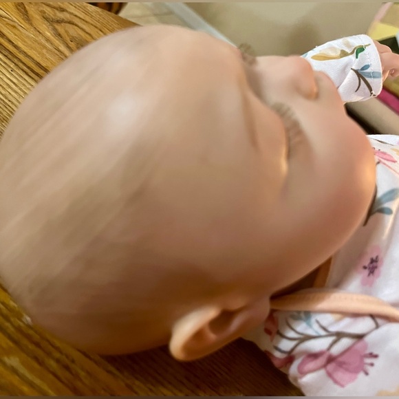 CHARLIE Realistic Life-Like Baby Doll w/2 Outfits - Gender Neutral Reborn? - Picture 3 of 14